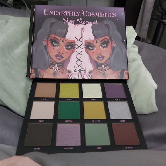 UE/NotNormal - Picture 6 of 7